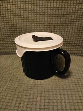 Corningware Black Ceramic 20 oz Soup Mug w/  Vented Lid (080726C)